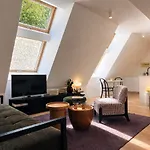 Appartamento Vydrica Loft By Castle&Danube - Old Town- Privat Parking Included Bratislava