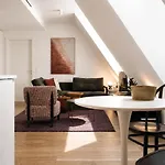 Appartamento Vydrica Loft By Castle&Danube - Old Town- Privat Parking Included
