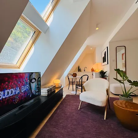 Brand New Chic & Luxurious Flat By Castle Parking Free Pressburg