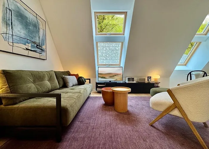 Chic Loft By Castle&danube Old Town Free Parking