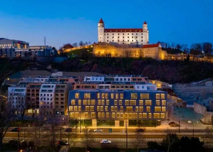 Chic Loft By Castle&danube Old Town Free Parking Апартаменты *