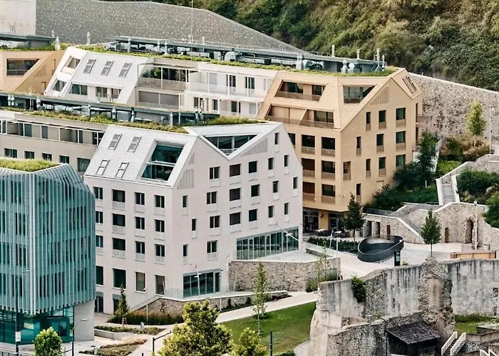 Elegant Loft By Castle&danube Old Town Free Parking